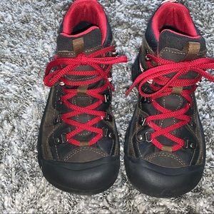 KEEN Clayton WP Hiking Boot size 2Y